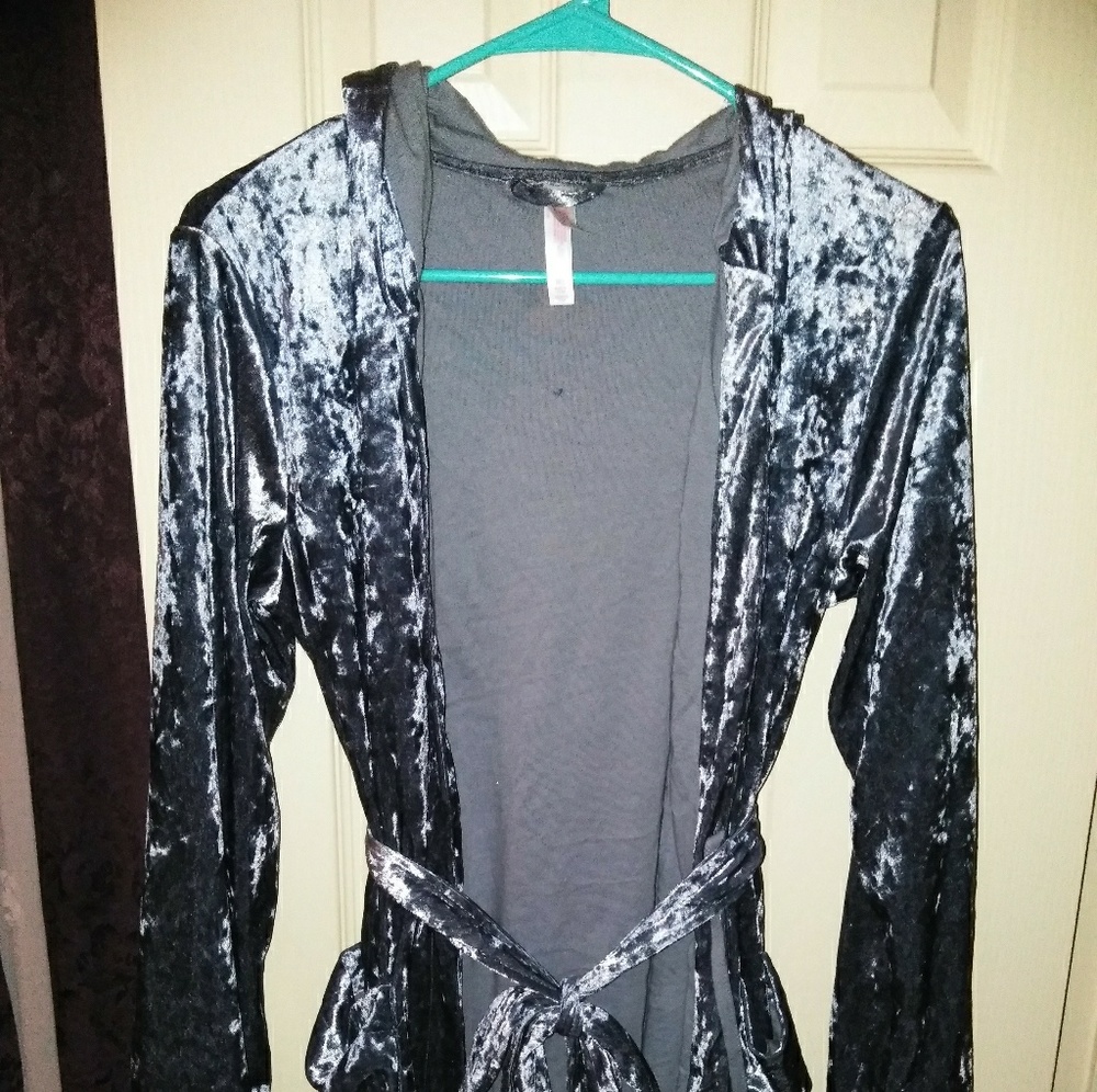 Grey/blue crushed velvet robe